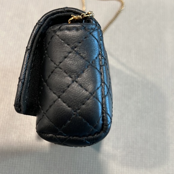 Versace AirPod Pro carrying case NWT - Picture 4 of 11